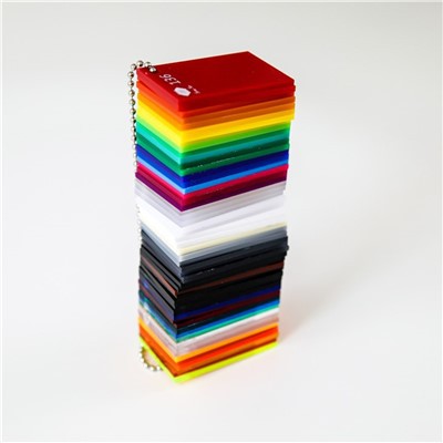 Folja akrilika mitfugħa ċara u bil-kulur